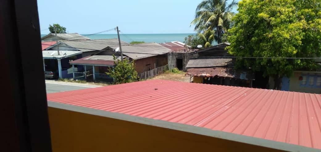 Rumah Hentian Ayah Kampung Kuala Besut Exterior photo